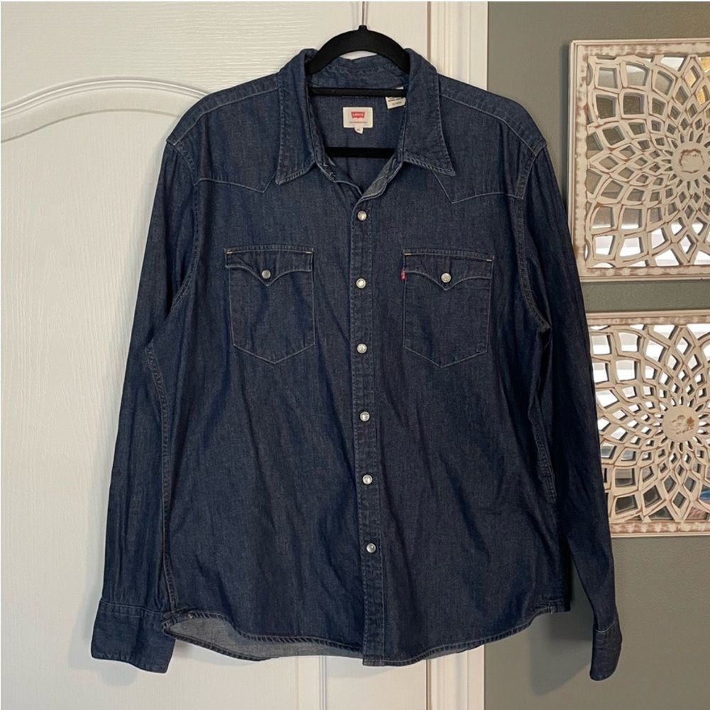 Levi’s Button Down Shirt